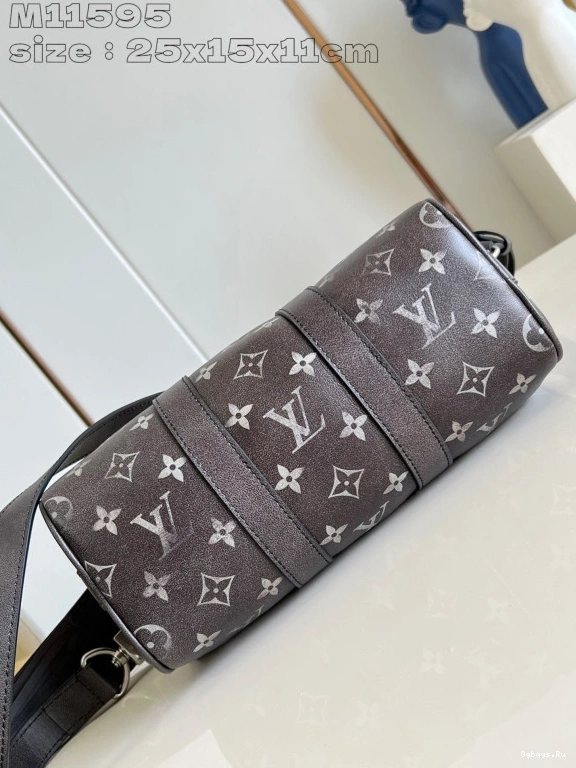 BANDOULIÈRE KEEPALL VUITTON LOUIS 25 0227
